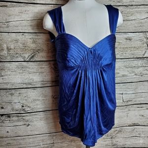 bcbg max azria Knitted top size Medium.
